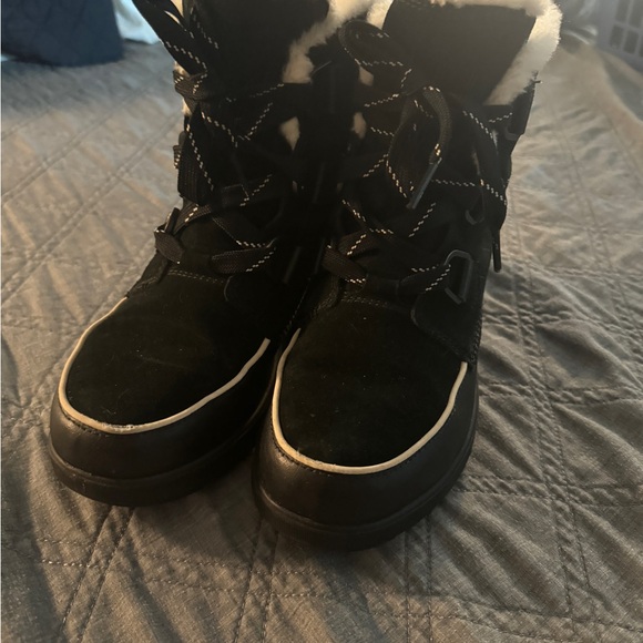 Sorel black winter boots size 9 - Picture 2 of 2